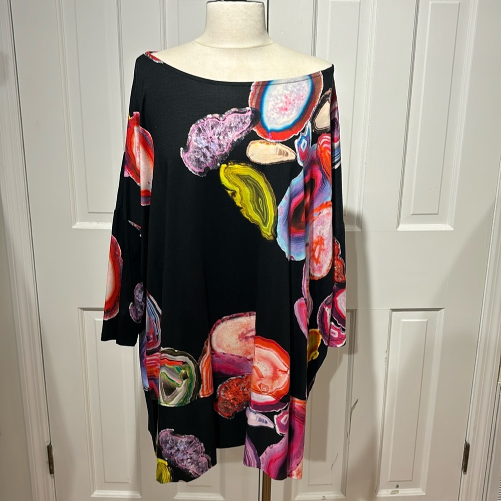 Alembika size large, never worn geode blouse
